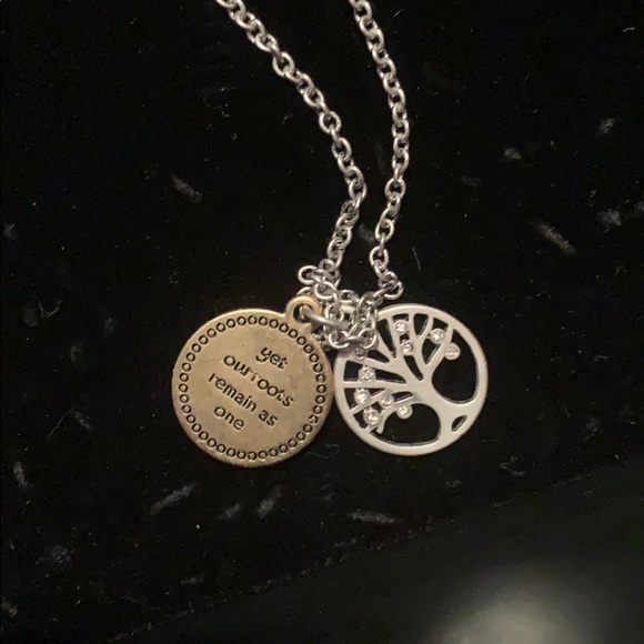 Necklace - Picture 2 of 4